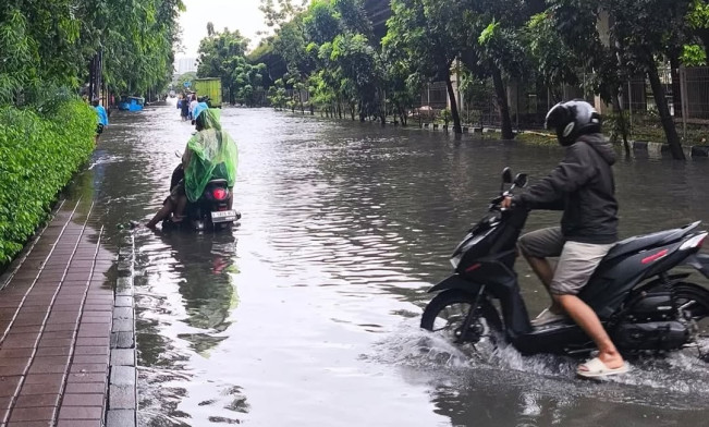 Batas Aman Bagi Motor Terjang Banjir